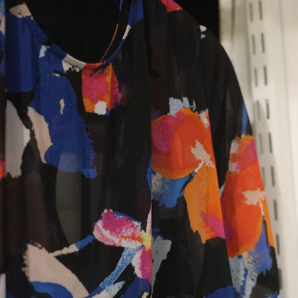 Vince Camuto Floral Sheer Dress Size 1X - Picture 4 of 8